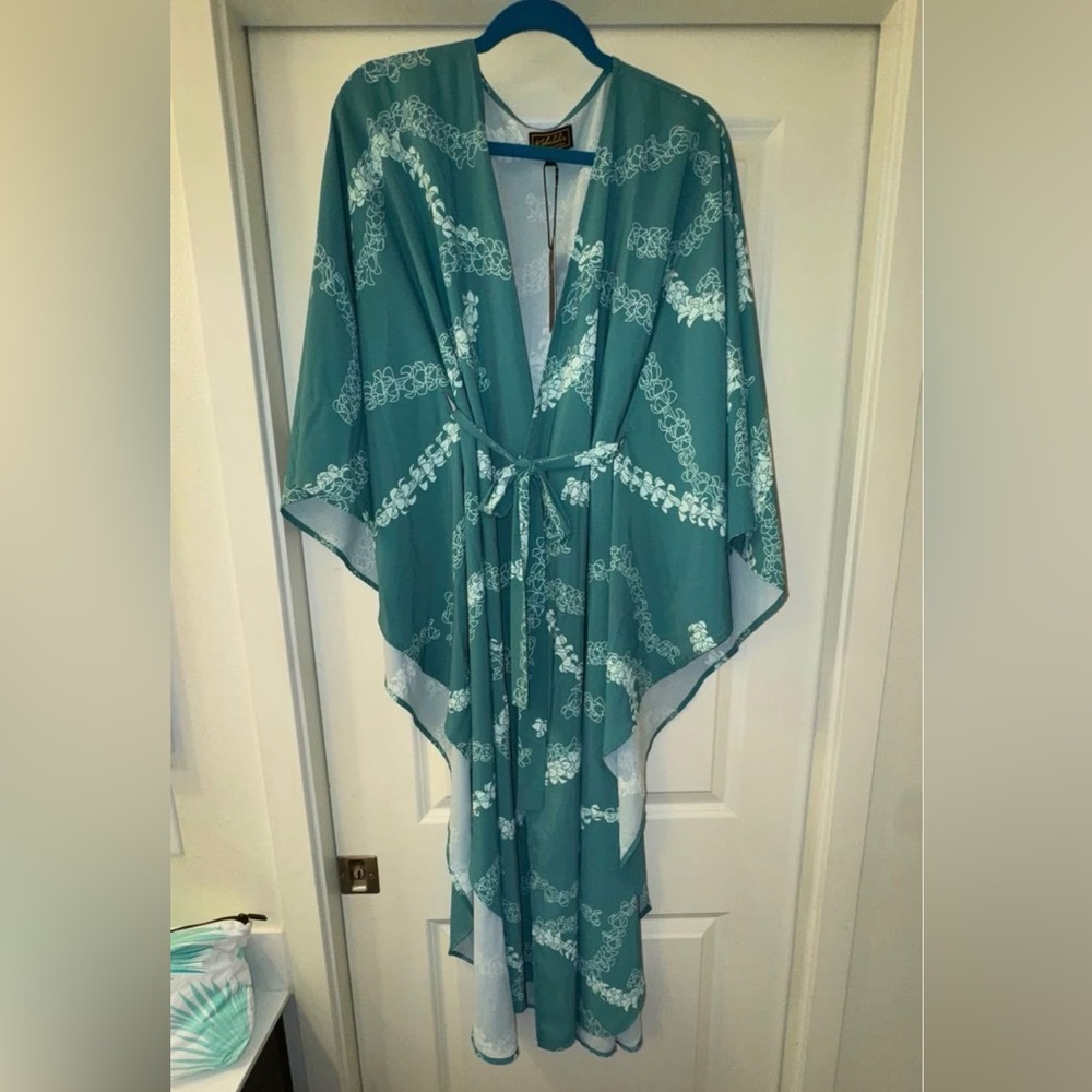 Elegant Teal Kimono with White Floral Pattern